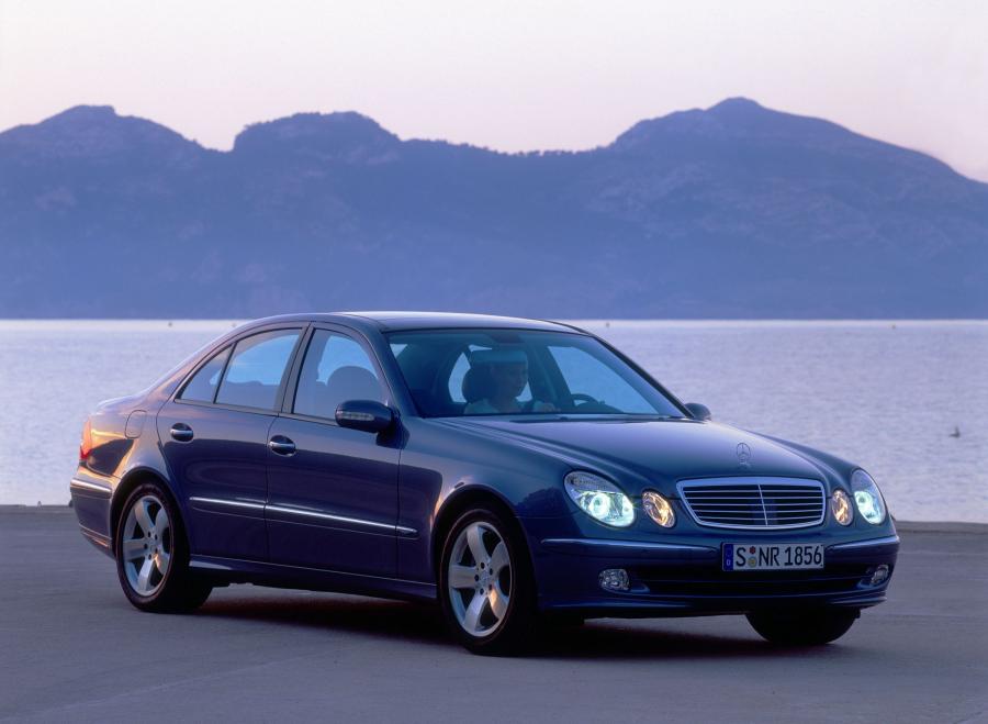  Mercedes-Benz E-Class 2002 года  (фото 394 из 448)
